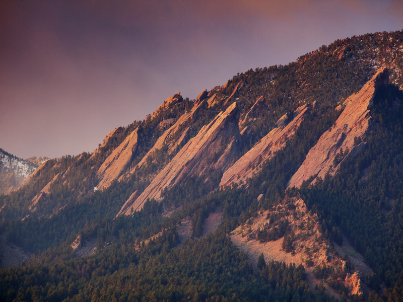 boulder to dia, dia to Boulder car service, den to Boulder CO private driver, hire a chauffer to get from Denver airport to Boulder colorado